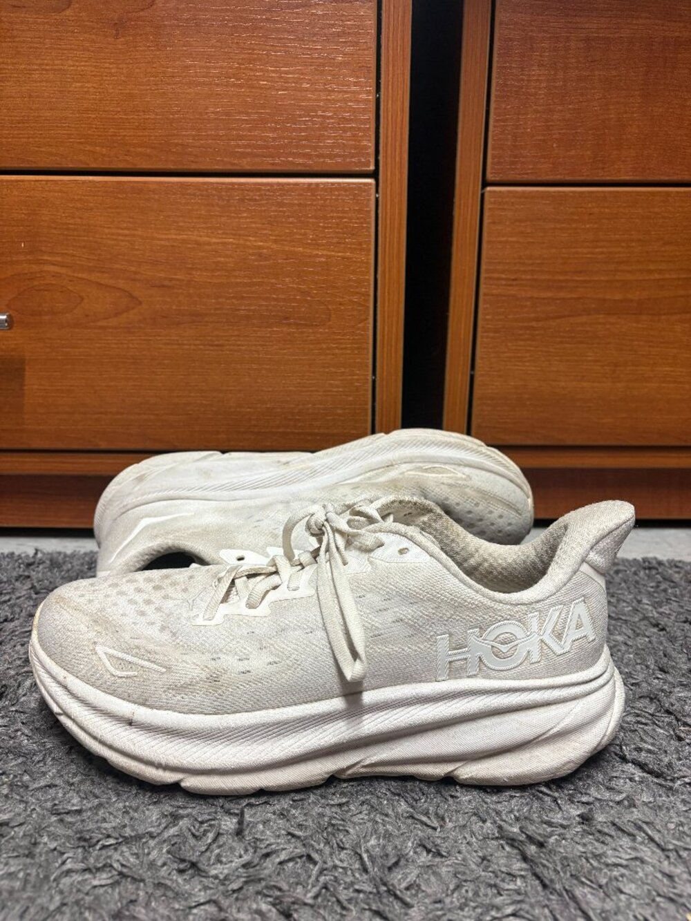 Hoka One One Clifton 9 Women's Size 9 B (Medium) Running/Walking Shoes White